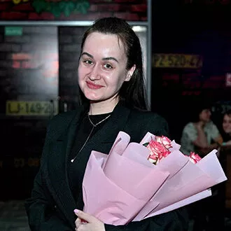 Получатель с букетом