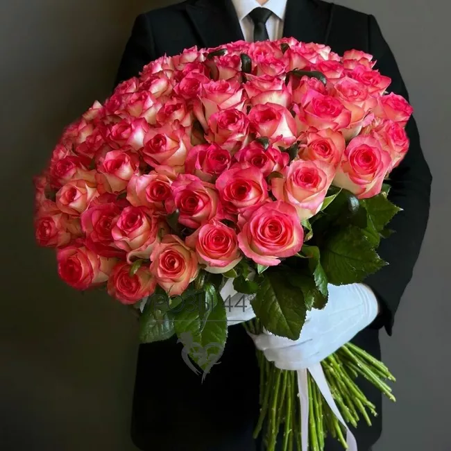 Монобукет из розовых роз &laquo;Люблю&raquo;