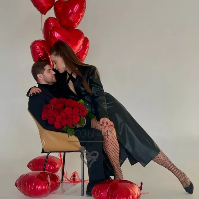 Букет из красных роз &laquo;Страстный поцелуй&raquo;