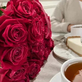 Букет из 21 розы &laquo;Прелесть&raquo; от интернет-магазина «Розы 44» в Костроме
