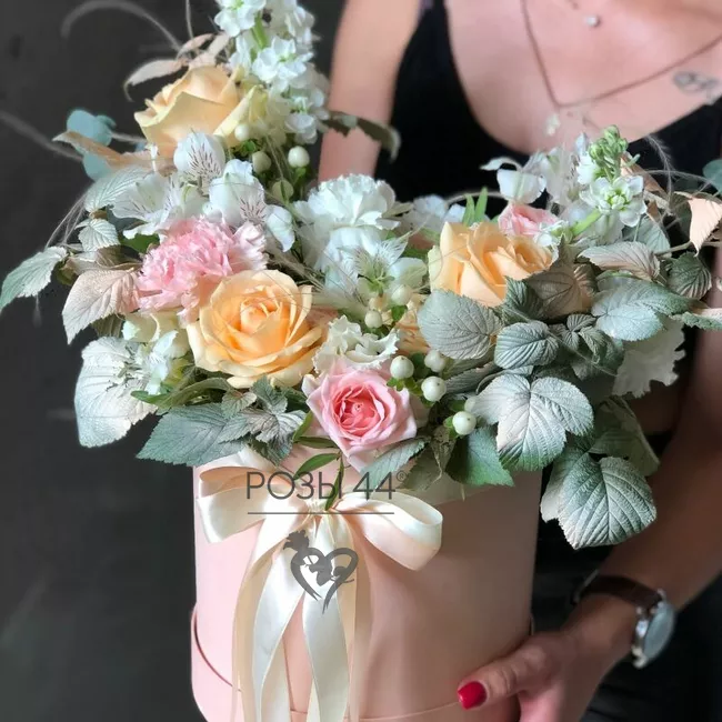 Композиция в коробке &laquo;Вдохновение любимой&raquo;