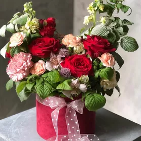 Композиция  &laquo;Авторский&raquo; от интернет-магазина «Розы 44» в Костроме