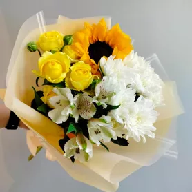 Сборный букет &laquo;Ученье свет&raquo; от интернет-магазина «Розы 44» в Костроме