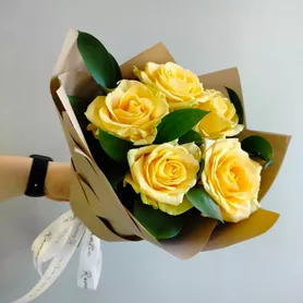 Монобукет из роз &laquo;Выразить чувства&raquo; от интернет-магазина «Розы 44» в Костроме