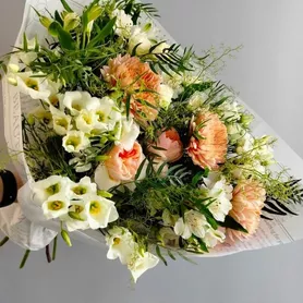 Сборный букет &laquo;Для прекрасного настроения&raquo; от интернет-магазина «Розы 44» в Костроме