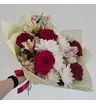 Букет из роз и хризантем