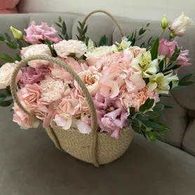 Сборная композиция с гортензией  от интернет-магазина «Розы 44» в Костроме