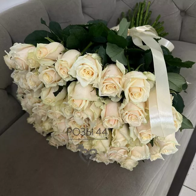 Букет из 51 кремовой розы