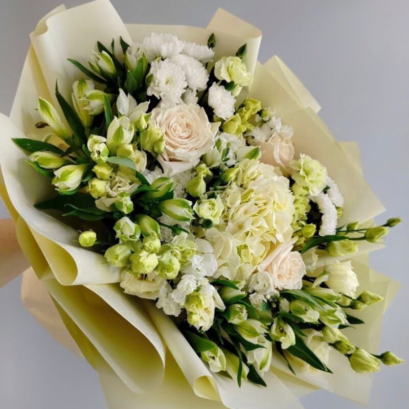 Купить «Сборный букет «Моей любимой»» с доставкой в Костроме - «Розы 44»