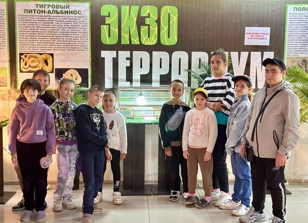 Букет-украшение: как жемчуг и броши вытесняют живые цветы